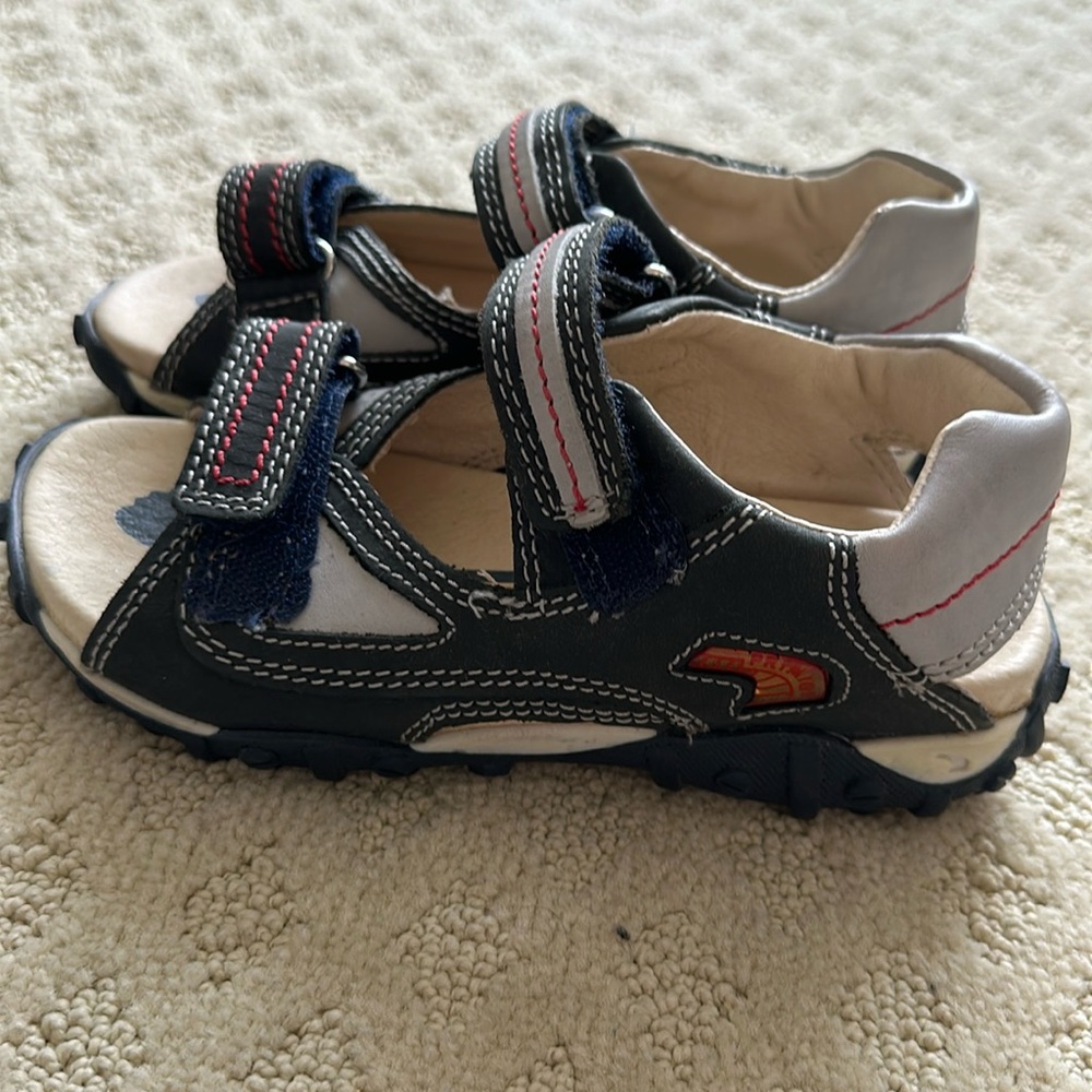 Boys Primigi sandals
